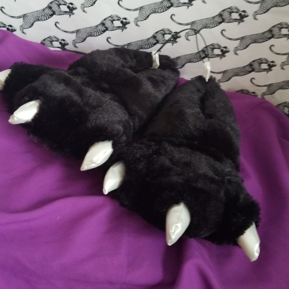 FLASH LIGHTS CLAWS KIDS SLIPPERS